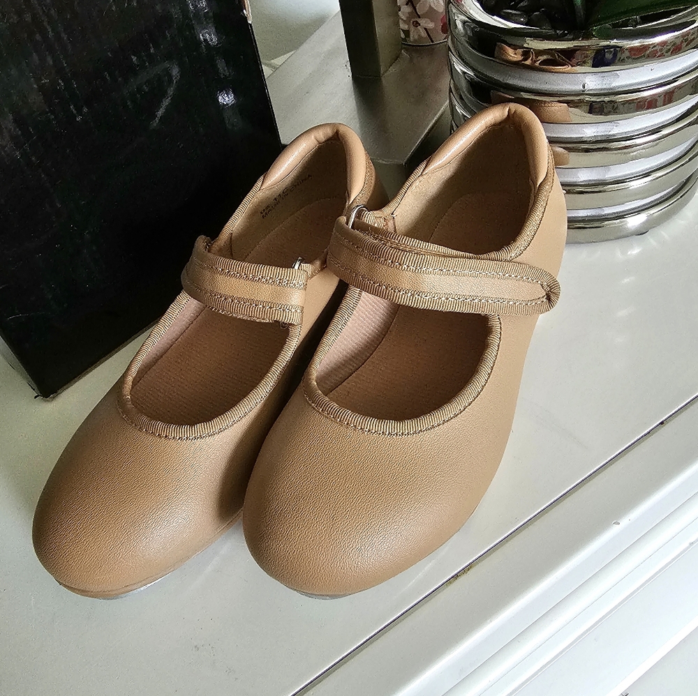 Linodes Toddler 11 Tan Mary Jane Tap Shoes